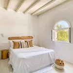 Cavos Paros Veranda, Sea-view Terrace & 2 Bedrooms *