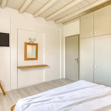 Cavos Paros Veranda, Sea-view Terrace & 2 Bedrooms Lägenhet Alikí
