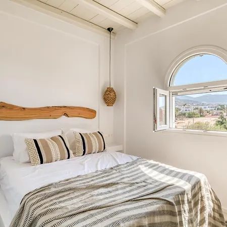 Cavos Paros Veranda, Sea-view Terrace & 2 Bedrooms Alikí