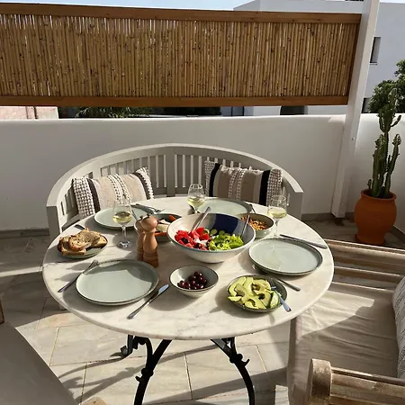Cavos Paros Stunning Two Bedroom With Spacious Veranda In Aliki, Paros